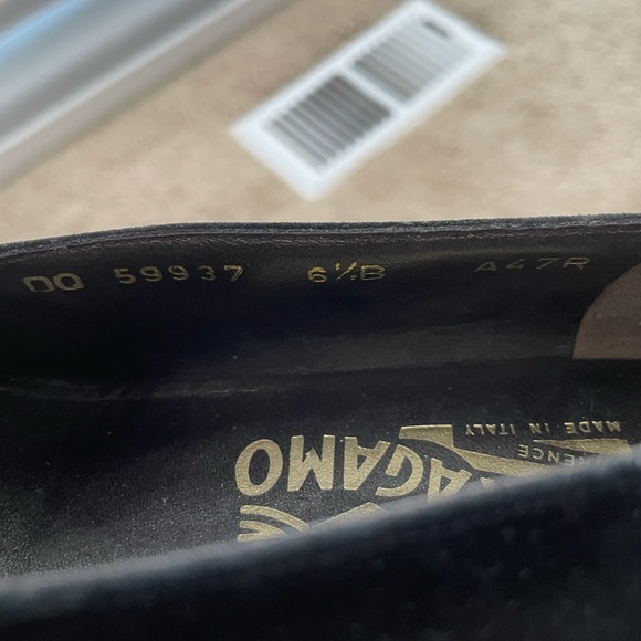 Salvatore Ferragamo MADE IN ITALY designer square toe black suede heels - Picture 4 of 4